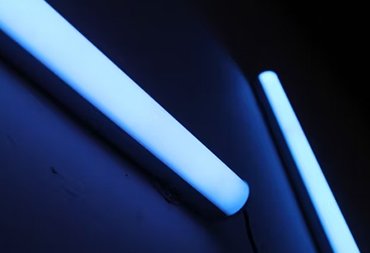 LED strip light for retail stores