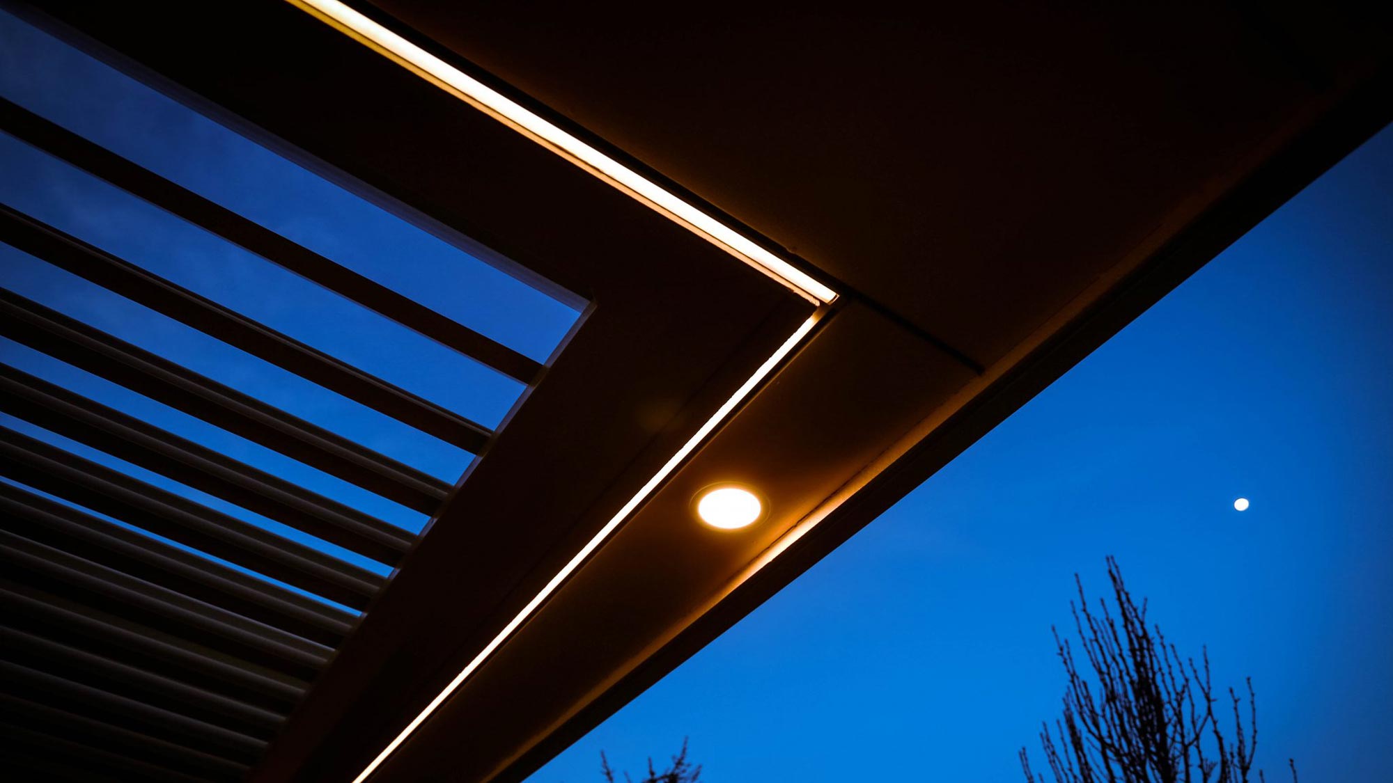 Seitenbanner für Vorlane-Außenbeleuchtung mit LED-Streifen