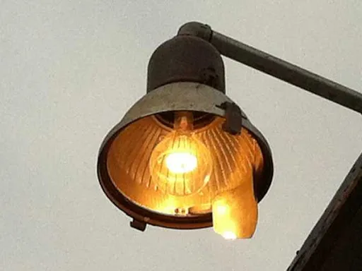 lampu jalan pijar